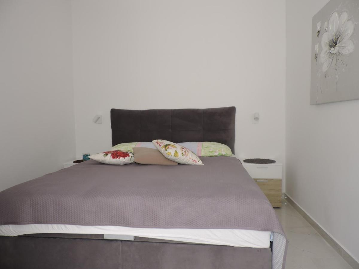 Berat Apartment Vodnjan Esterno foto